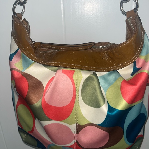 VINTAGE | Coach Scarf Print Monogram Fabric and Patent Leather Hobo Bag!! - Picture 3 of 13